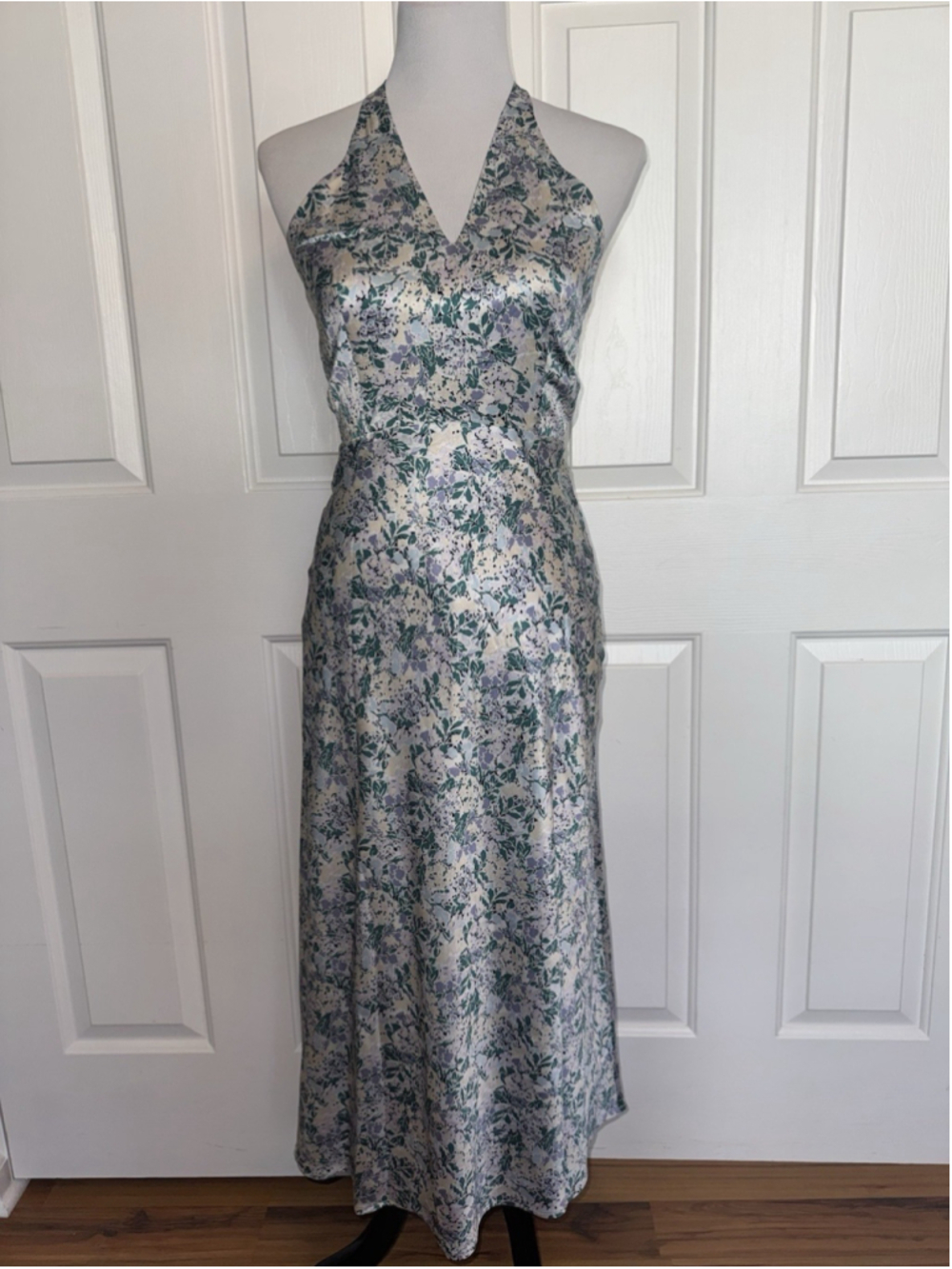 ASTR Floral Satin Halter Midi Dress Open Back S Feminine Floral Wedding Guest